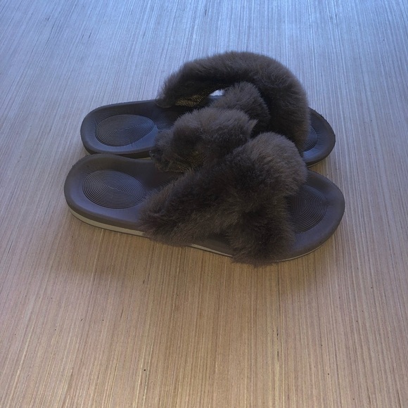 Women's CoFace Brown Fur Slipper Sandals with Rubber Soles - Picture 3 of 12